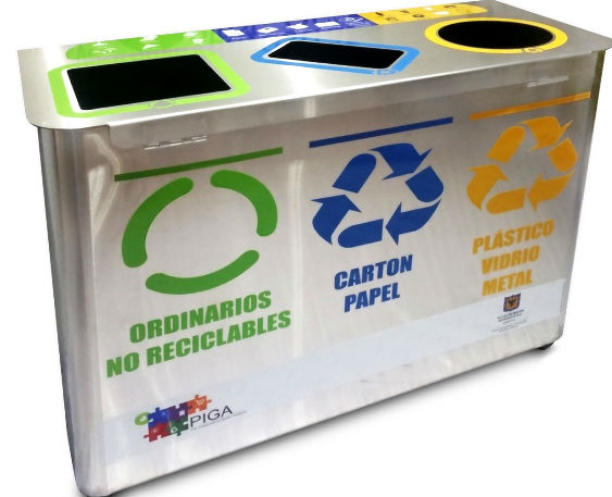 Canecas con divisiones de reciclaje